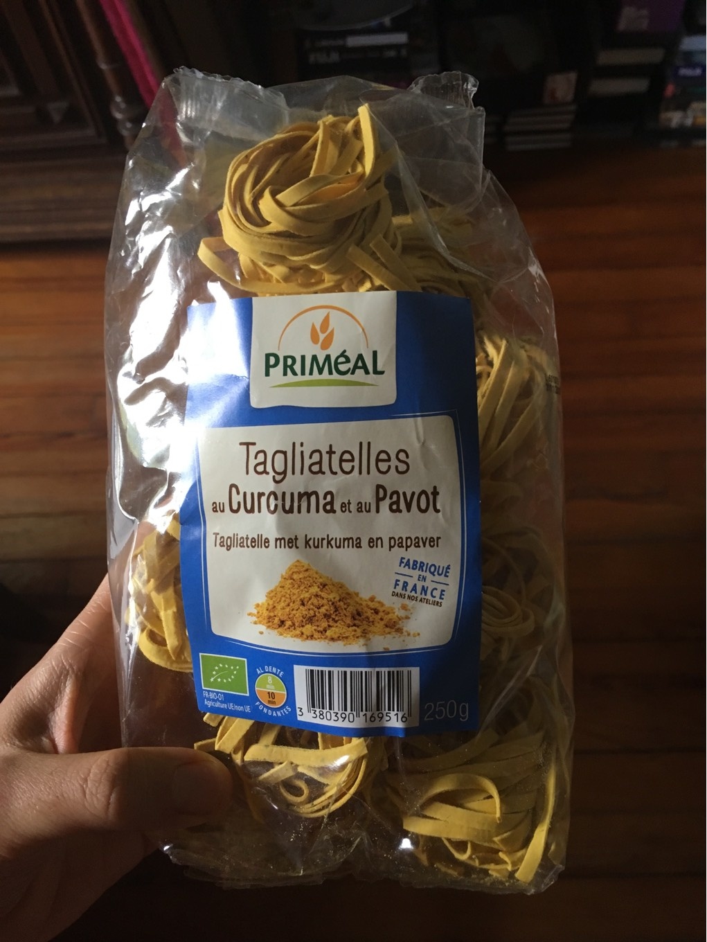 Tagliatelles au curcuma et au pavot