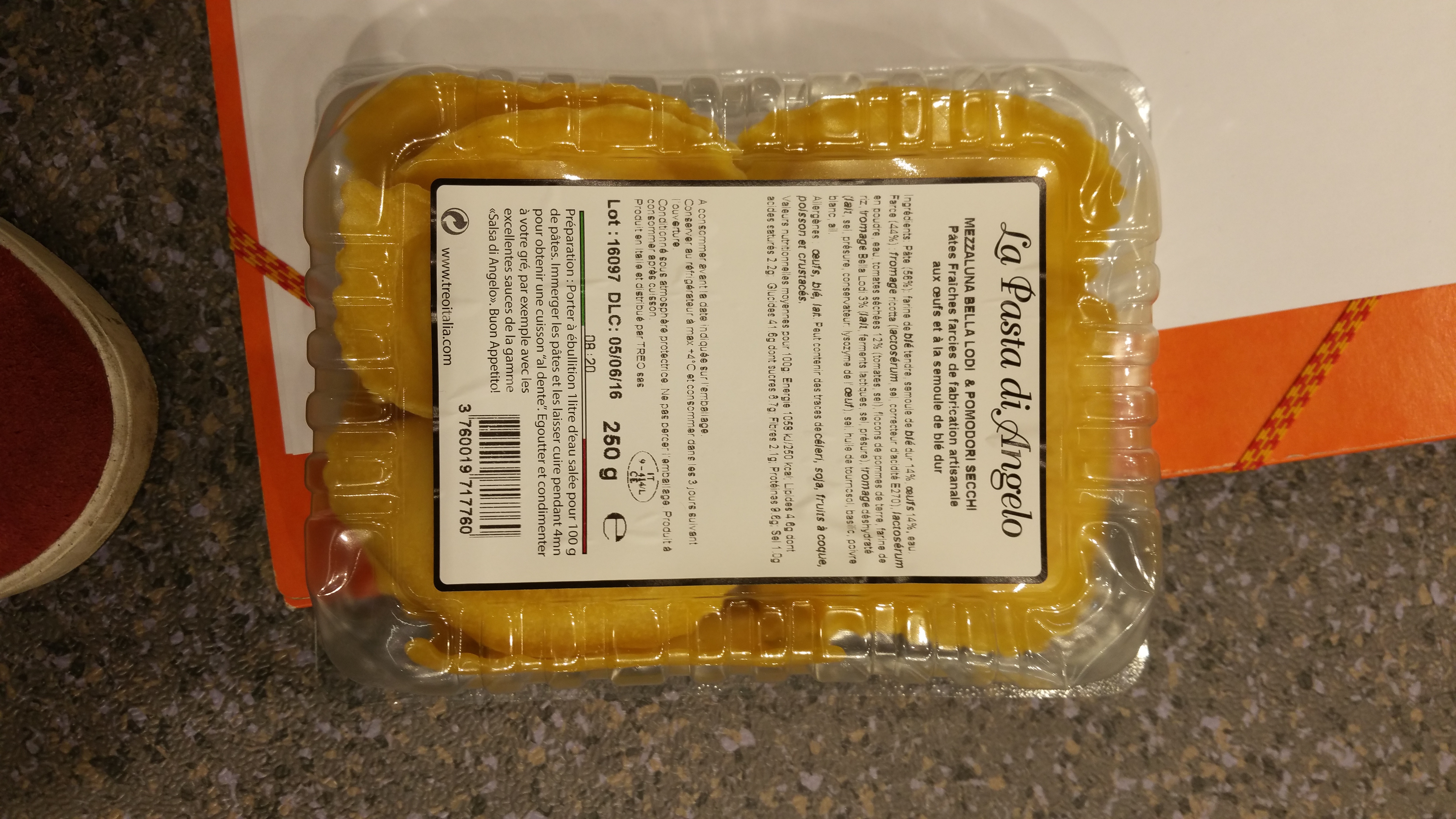 Mezzaluna Bella Lodi e Pomodori Secchi