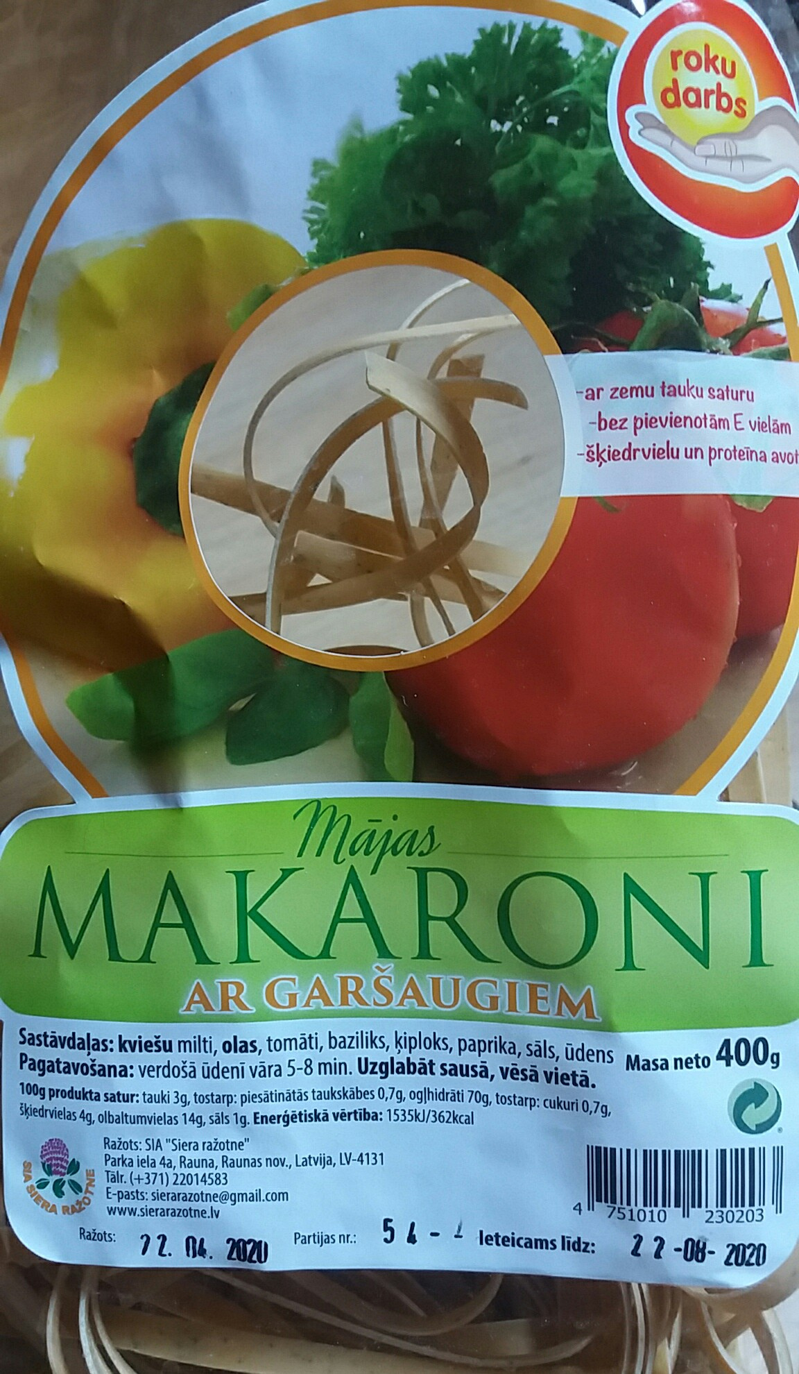 Mājas makaroni ar garšaugiem