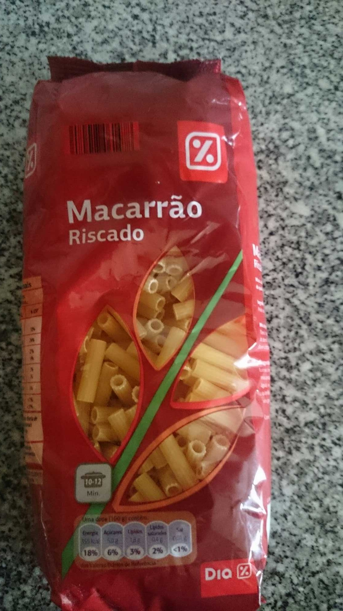 Macarrón rayado